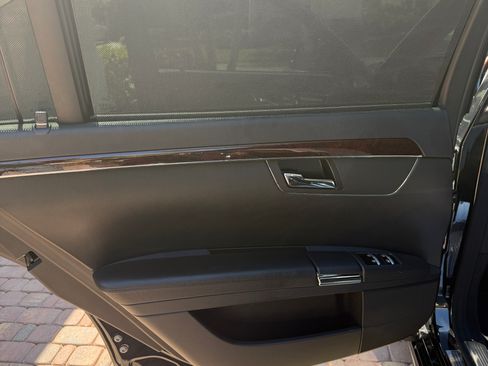 Used 2011 Mercedes-Benz S 550 S 550 4MATIC Sedan 4D image 24