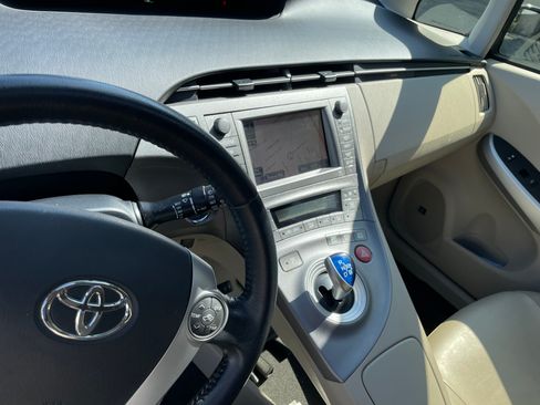 Used 2013 Toyota Prius Four image 12