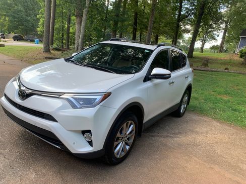 Used 2018 Toyota RAV4 Limited w/ Advanced Technology Package FWD image 20