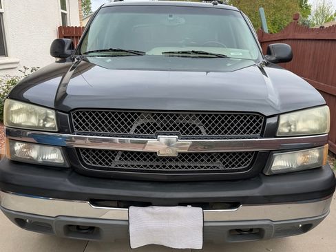 Used 2004 Chevrolet Avalanche Z71 w/ Preferred Equipment Group AWD/4WD image 1