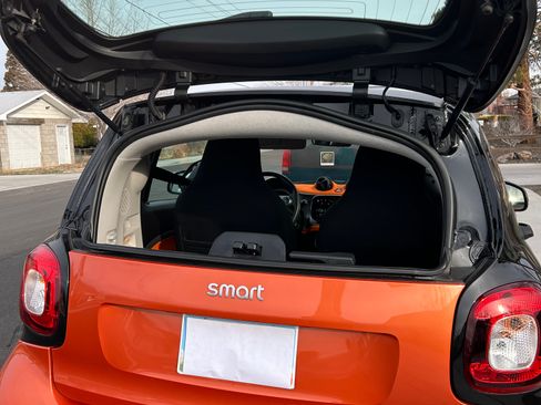 Used 2016 smart fortwo passion image 10