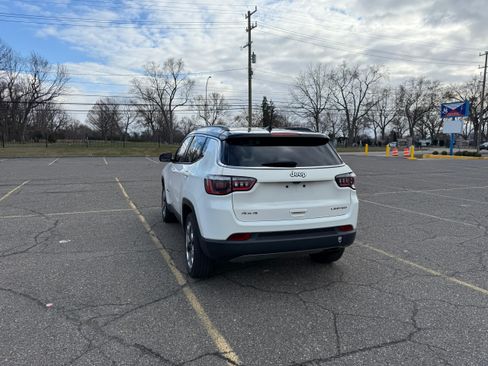 Used 2018 Jeep Compass Limited w/ Navigation Group AWD/4WD image 6