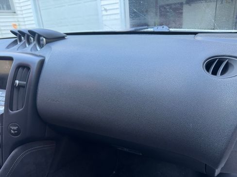 Used 2010 Nissan 370Z Touring w/ Sport Pkg RWD image 23