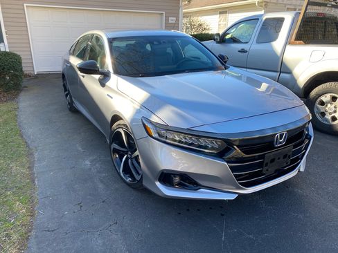 Used 2022 Honda Accord Sport image 11