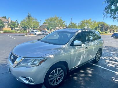 Used 2014 Nissan Pathfinder SL w/ SL Premium Package