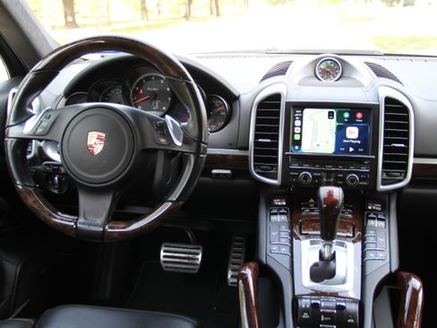 Used 2014 Porsche Cayenne AWD/4WD image 12