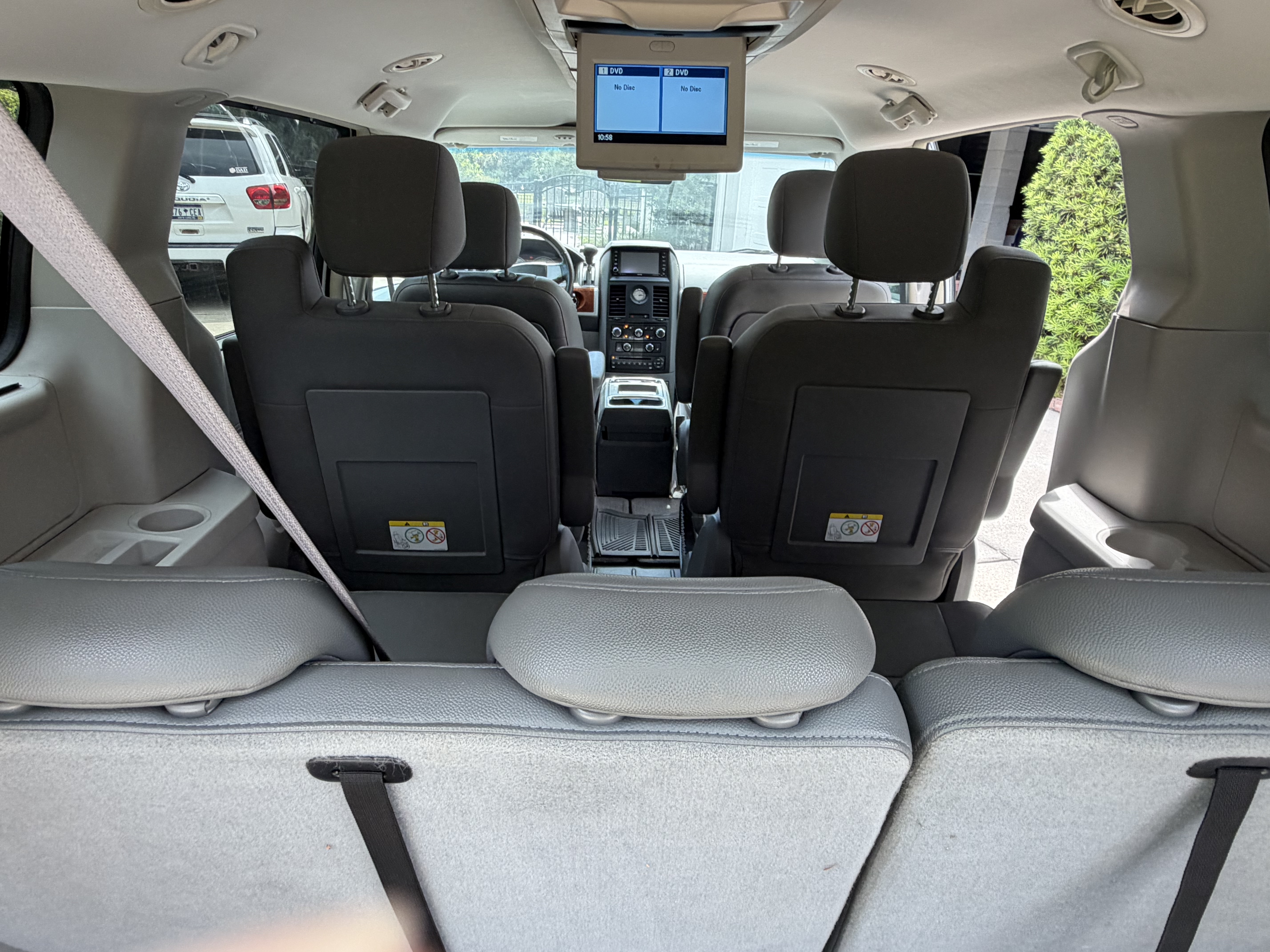 Used 2008 Chrysler Town & Country Touring FWD image 12