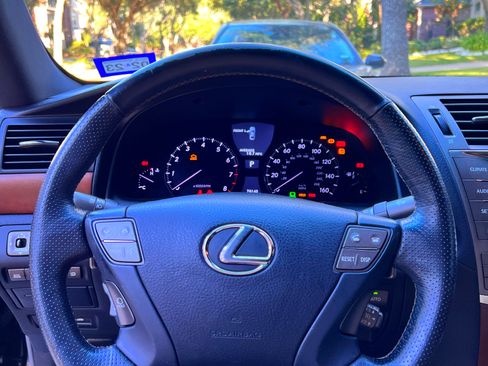 Used 2012 Lexus LS 460 image 11