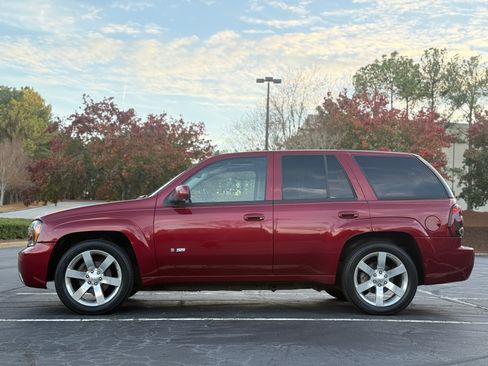 Used 2008 Chevrolet TrailBlazer SS w/ Sun And 6-Disc Cd Package image 10