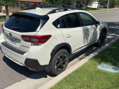 Used 2022 Subaru Crosstrek 2.0i Premium w/ Moonroof Package AWD/4WD image 4