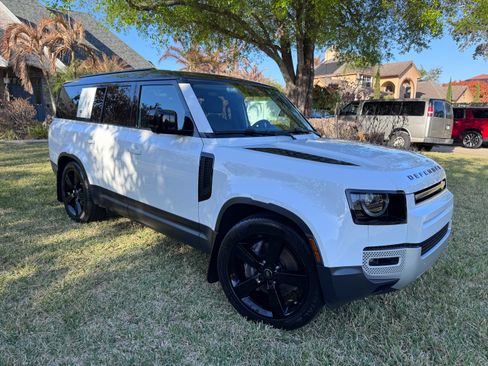 Used 2024 Land Rover Defender 130 S image 4