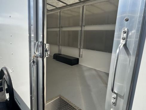 Used 2021 Ford E-350 and Econoline 350 Super Duty w/ Power Windows & Locks Group image 10