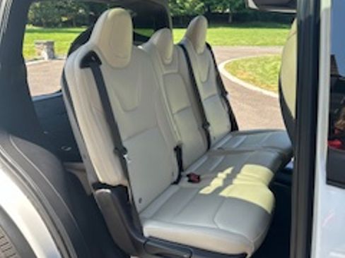 Used 2020 Tesla Model X Long Range image 10