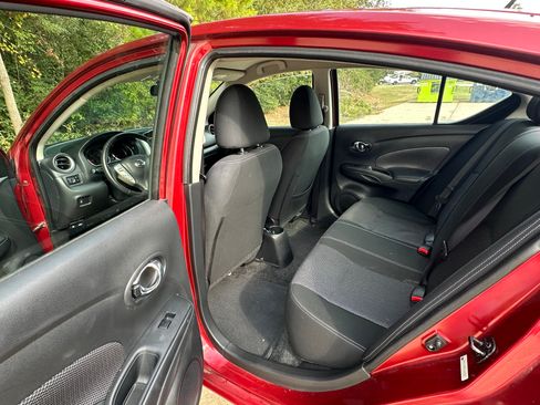 Used 2018 Nissan Versa SV w/ SV Special Edition Package image 9