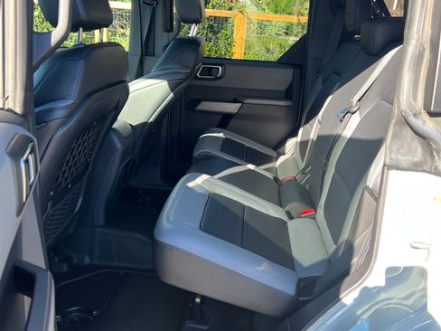 Used 2022 Ford Bronco Black Diamond image 9