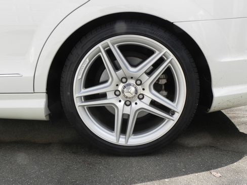 Used 2012 Mercedes-Benz C 350 Sport image 25