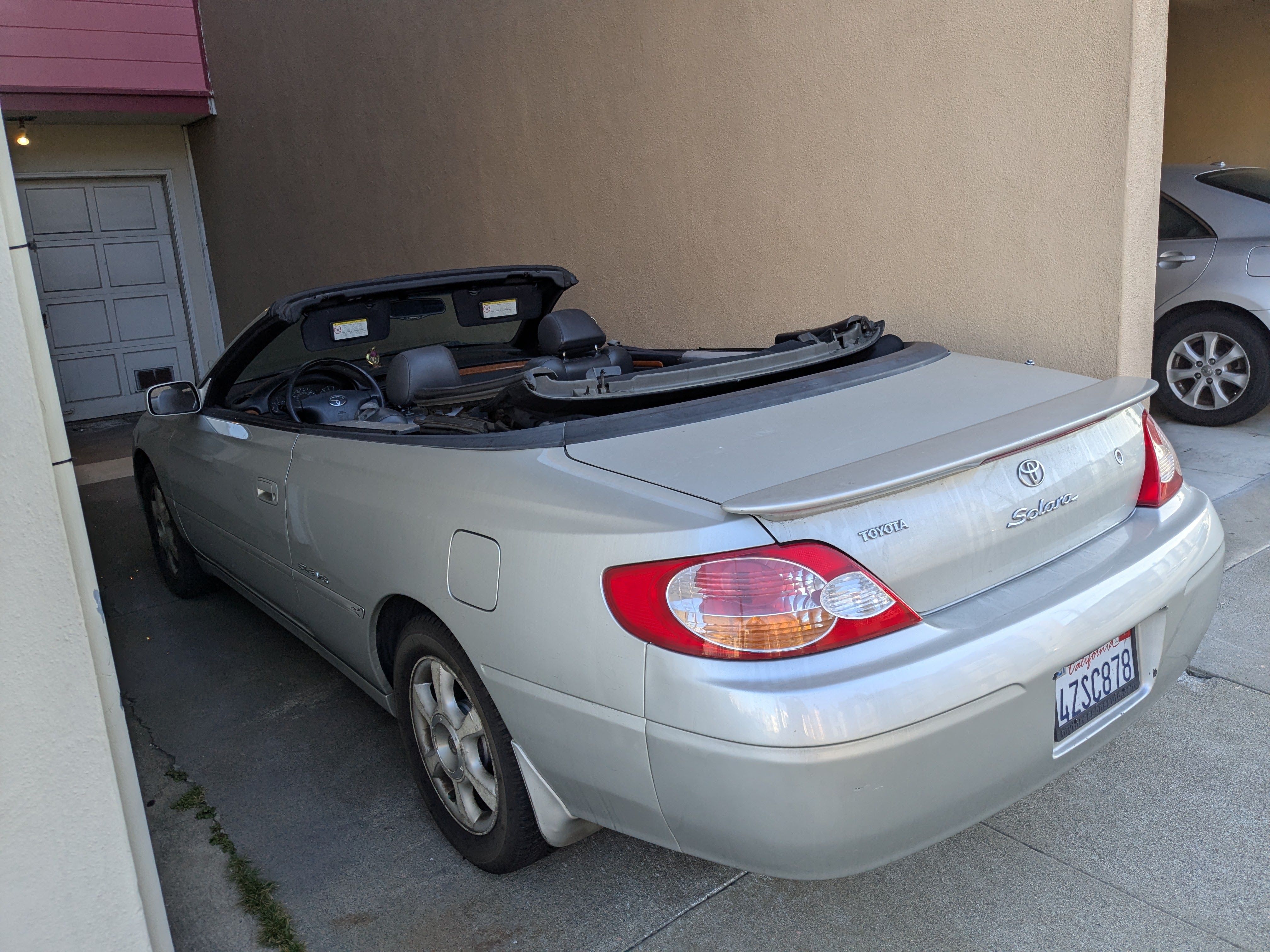 Used 2002 Toyota Solara SLE FWD image 2