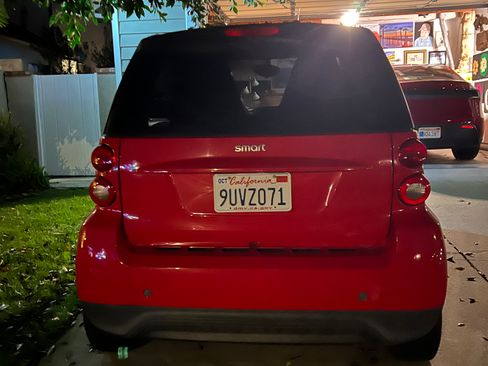 Used 2013 smart fortwo pure image 4