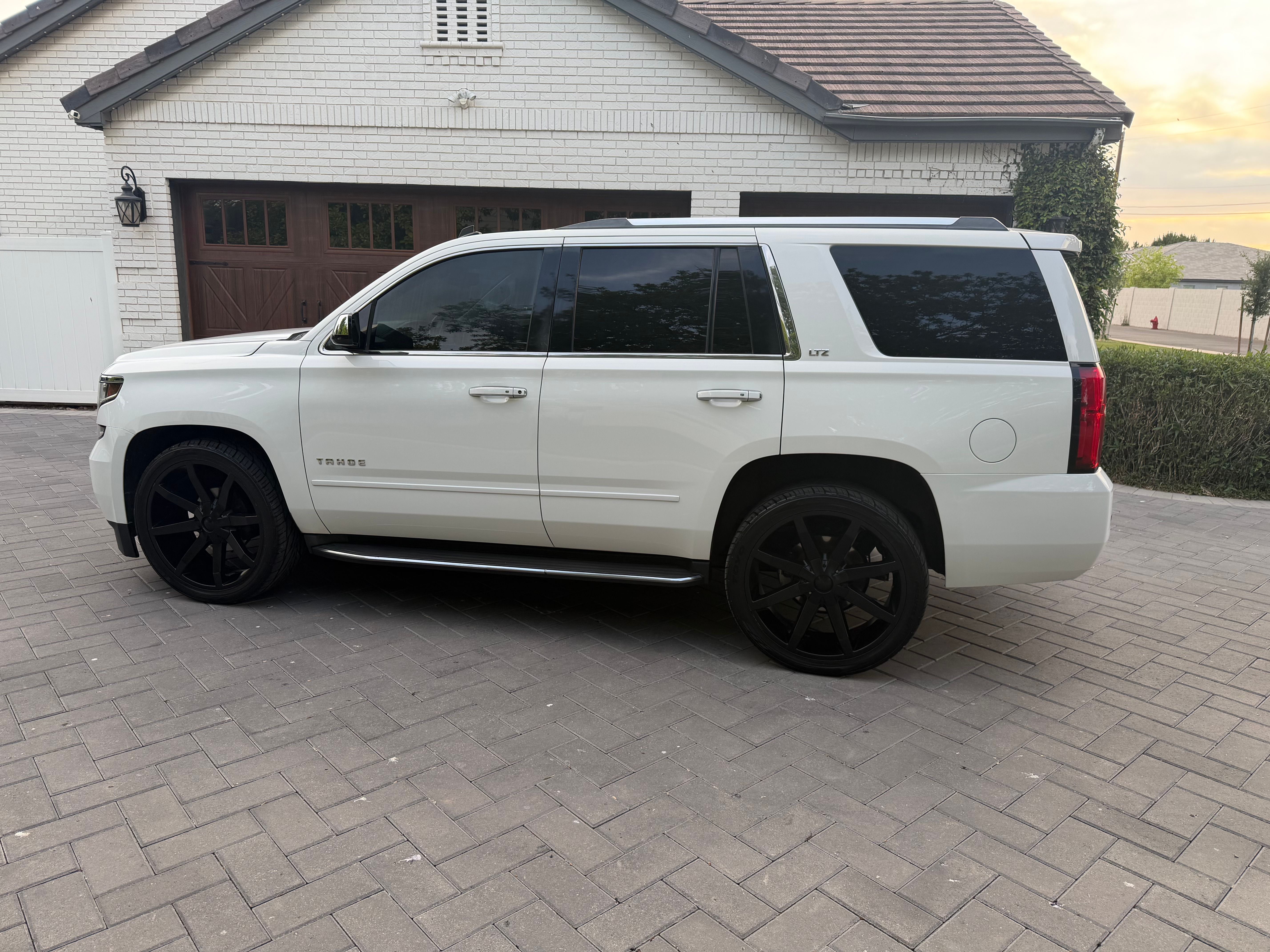 Used 2015 Chevrolet Tahoe LTZ RWD image 13