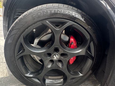 Used 2024 Alfa Romeo Stelvio Veloce image 13