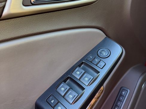 Used 2015 GMC Yukon Denali w/ Open Road Package image 18