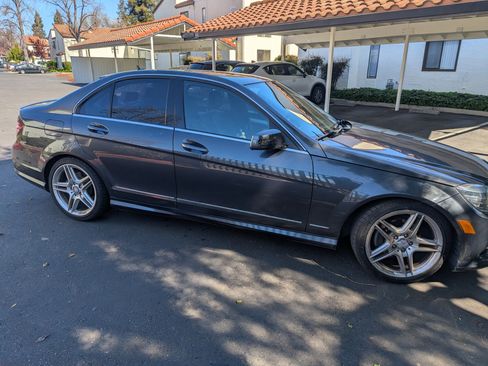 Used 2011 Mercedes-Benz C 300 Sedan image 2
