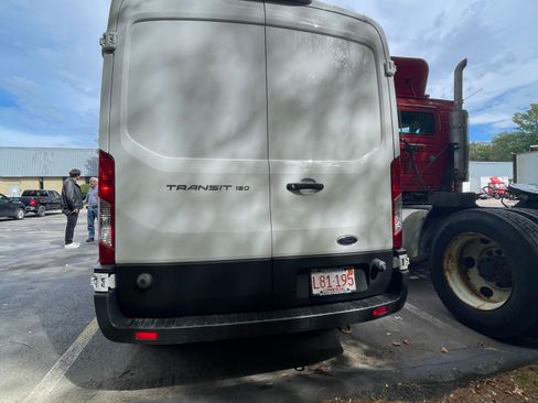 Used 2019 Ford Transit 150 148 Medium Roof image 4