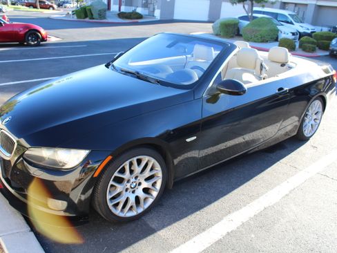 Used 2007 BMW 328i Convertible RWD image 2