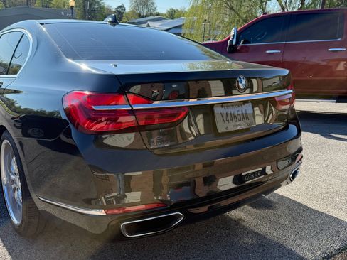Used 2016 BMW 740i image 6