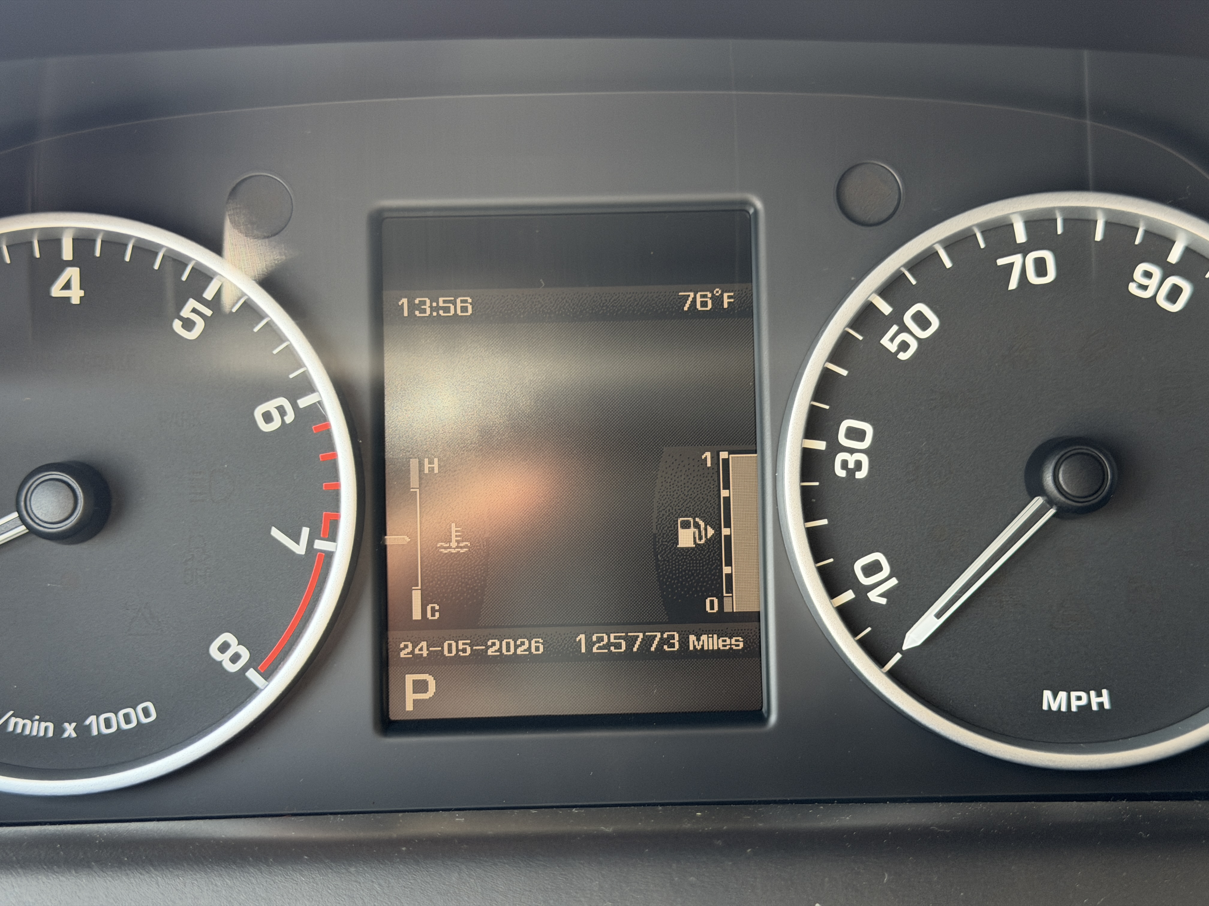 Used 2011 Land Rover Range Rover Sport HSE AWD/4WD image 18