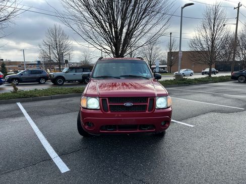Used 2004 Ford Explorer Sport Trac 4x4 image 2