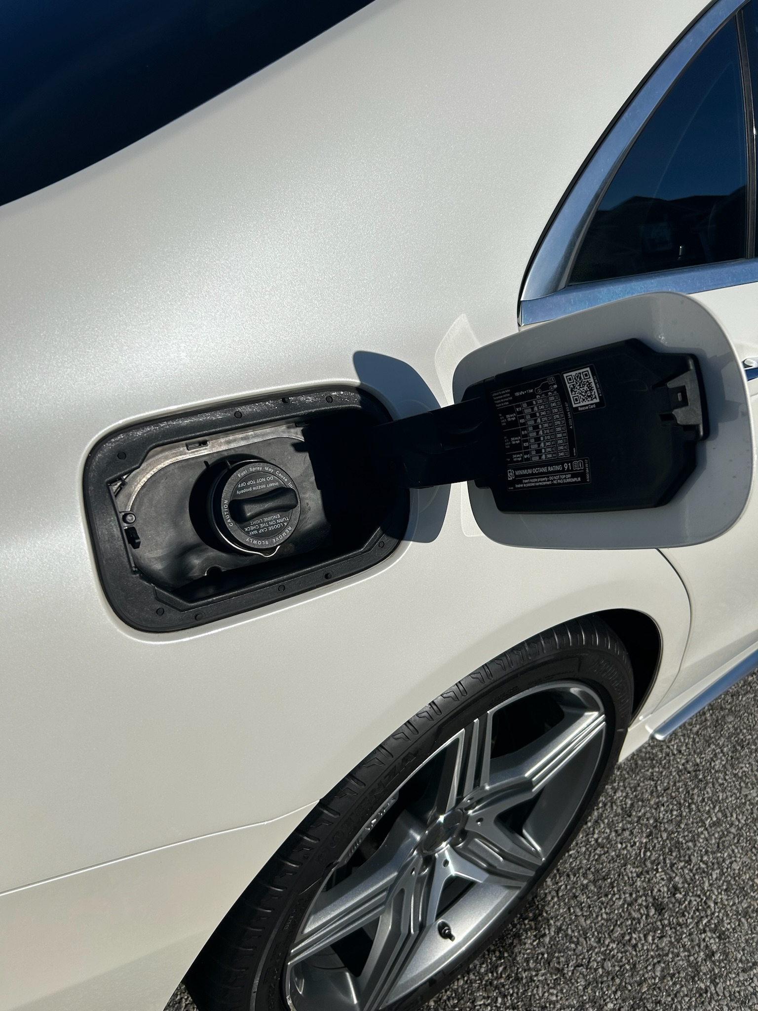 Used 2014 Mercedes-Benz S 63 AMG 4MATIC Sedan image 19