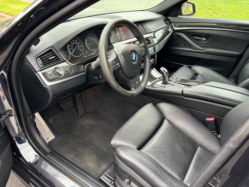 Used 2013 BMW 550i xDrive Sedan image 14
