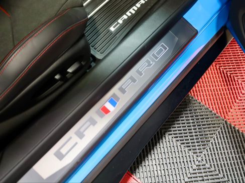 Used 2022 Chevrolet Camaro ZL1 image 9