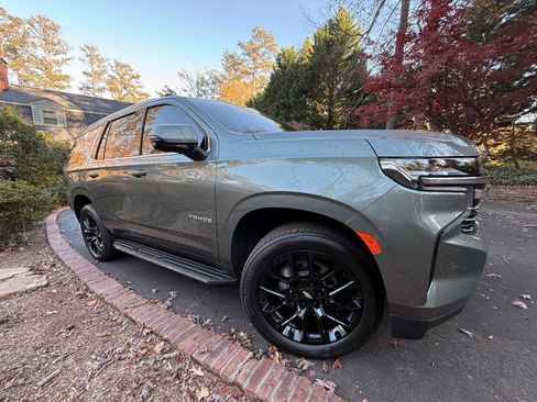 Used 2023 Chevrolet Tahoe LT w/ Luxury Package image 5