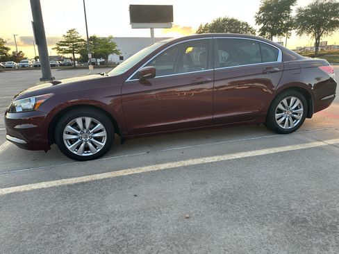 Used 2011 Honda Accord EX-L image 1