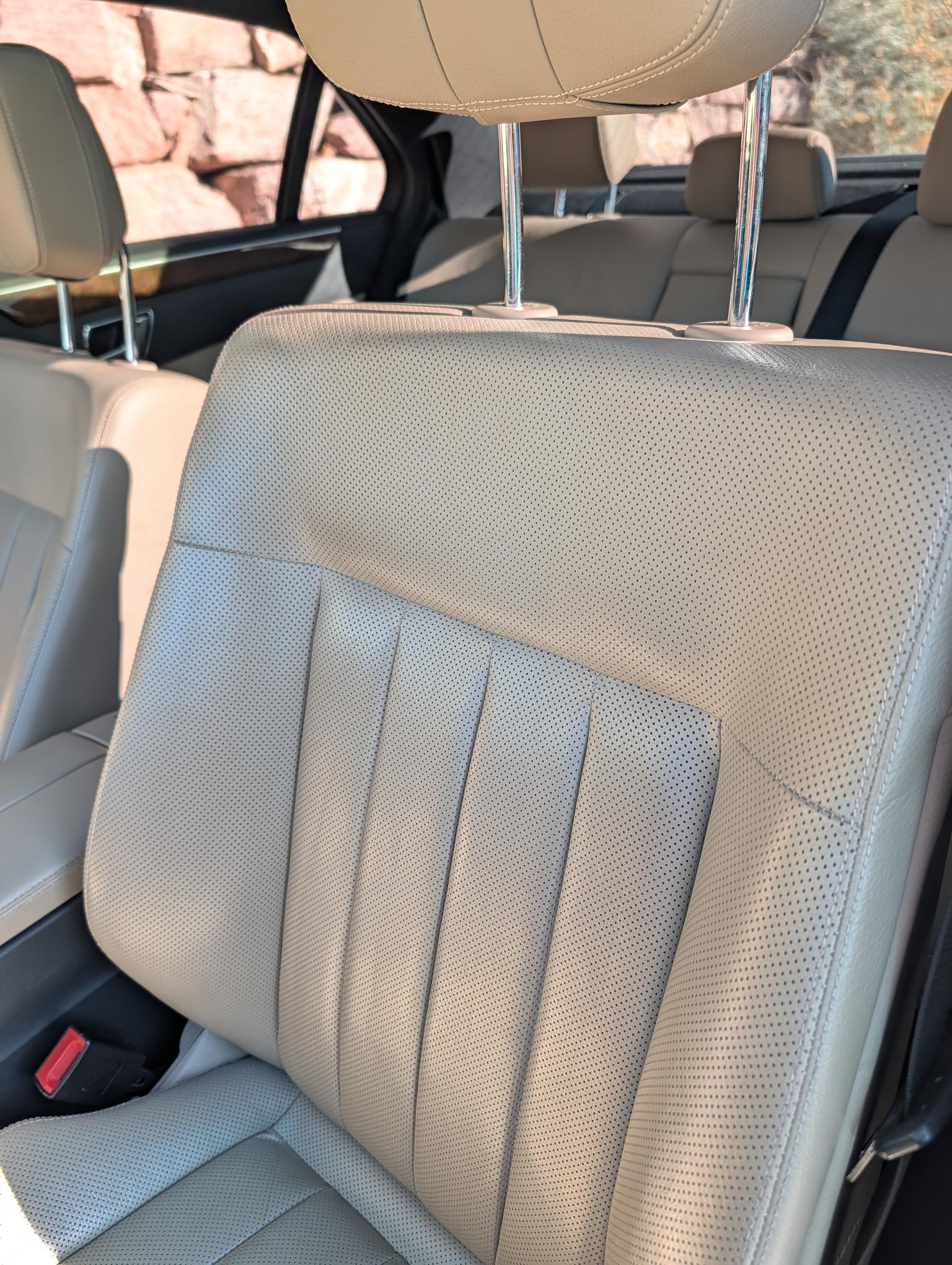 Used 2011 Mercedes-Benz E 550 4MATIC Sedan image 10
