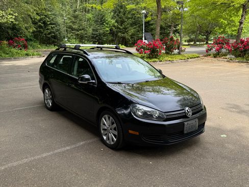 Used 2012 Volkswagen Jetta TDI FWD image 2