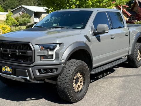 Used 2018 Ford F150 Raptor w/ Equipment Group 802A Luxury AWD/4WD image 1