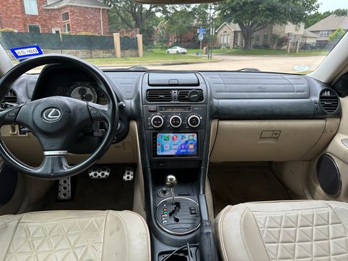 Used 2005 Lexus IS 300 RWD image 9
