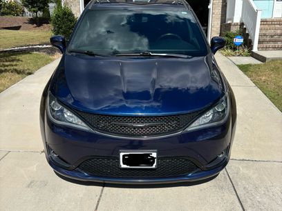 Used 2020 Chrysler Pacifica Touring w/ S Appearance Package