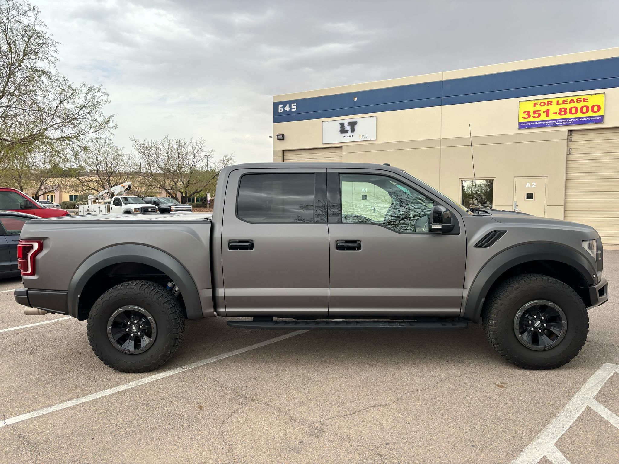 Used 2018 Ford F150 Raptor w/ Equipment Group 802A Luxury AWD/4WD image 2