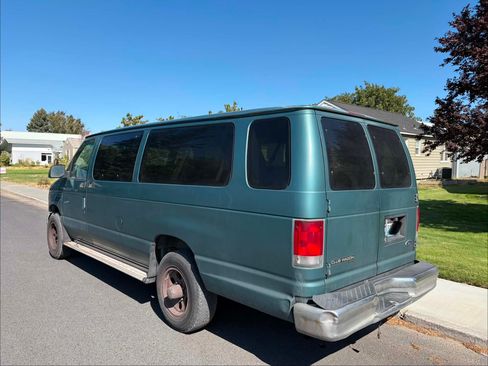 Used 1998 Ford E-350 and Econoline 350 Club Wagon RWD image 10