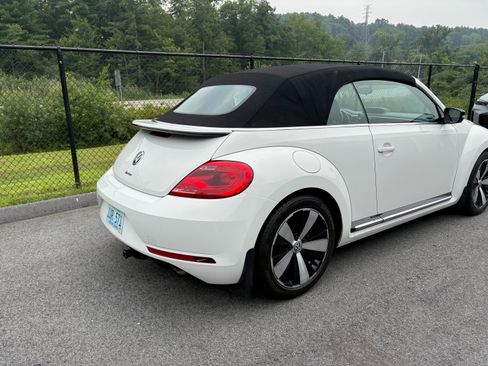 Used 2013 Volkswagen Beetle 2.0T FWD image 10