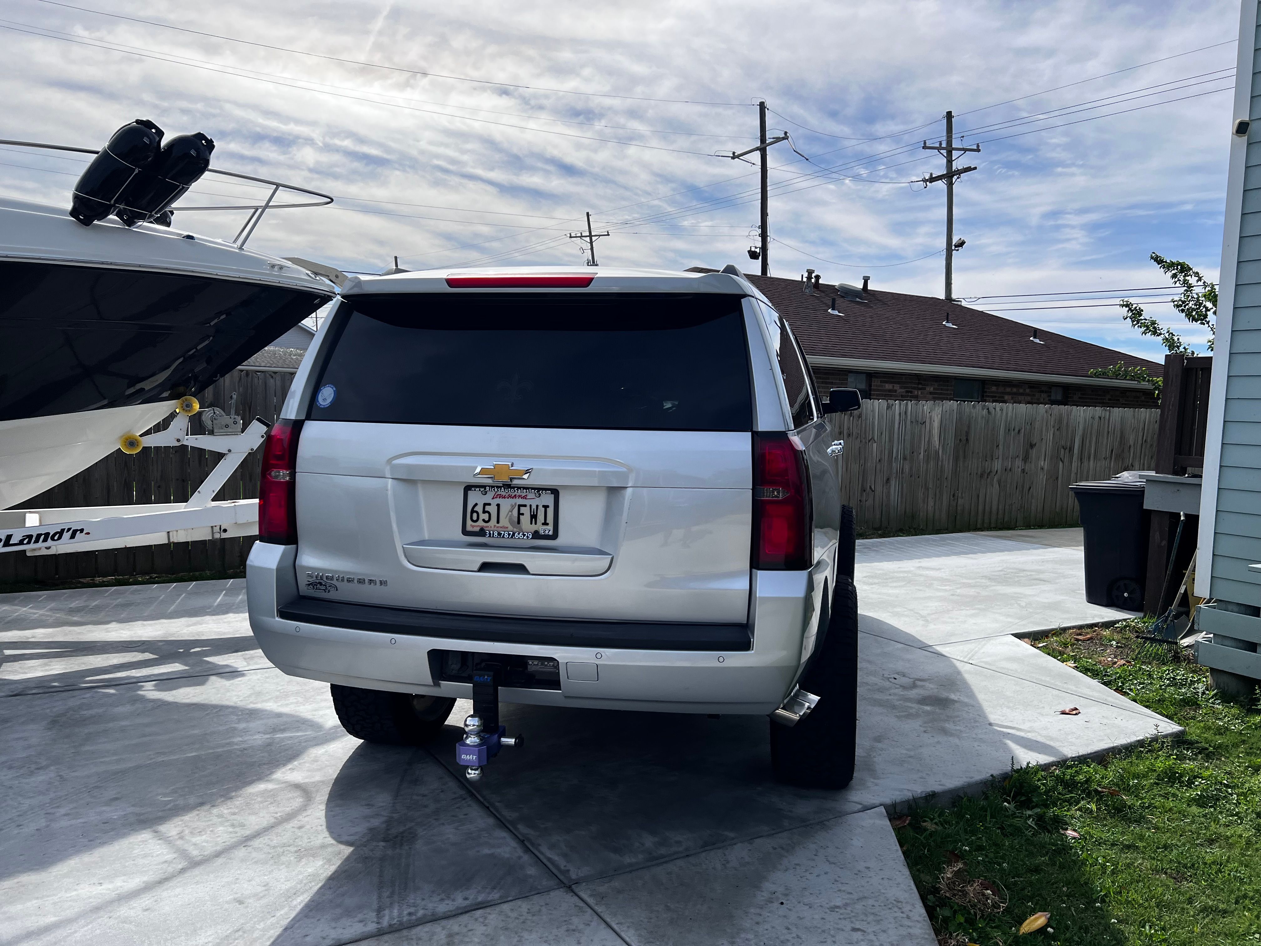 Used 2015 Chevrolet Suburban LT RWD image 6