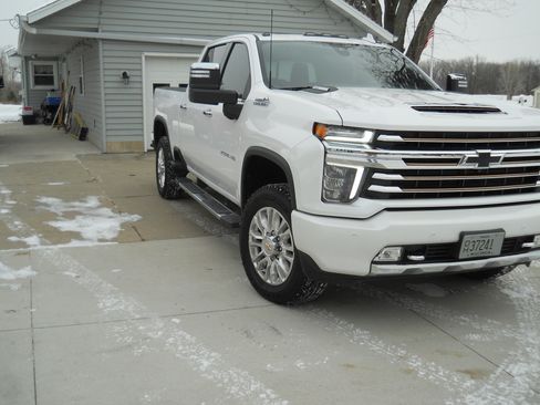 Used 2022 Chevrolet Silverado 2500 High Country w/ Z71 Off-Road Package image 4