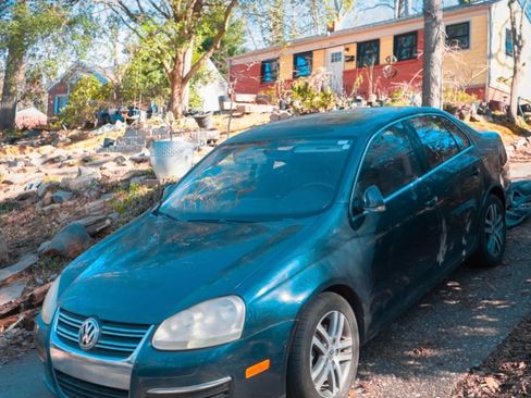 Used 2005 Volkswagen Jetta 2.5 image 2