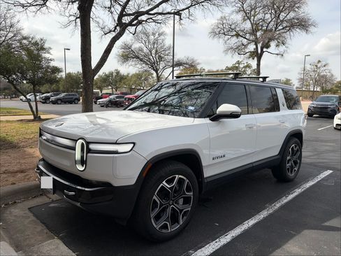 Used 2026 Rivian R1S Adventure image 5