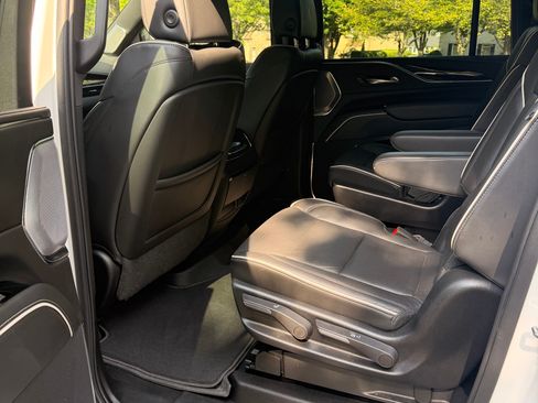 Used 2022 Cadillac Escalade ESV Sport w/ Touring Package AWD/4WD image 9