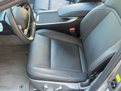 Used 2025 Lucid Air Pure RWD image 16
